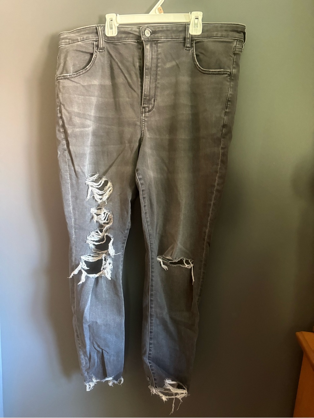American Eagle Outfitters Women's Distressed Skinny Jeans — Gray Wash